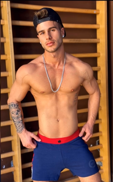 thumbnail for Allen King (AllenKingXX) featured on JustTheGays - amateur gay porn from OnlyFans, JustForFans, GayForFans
