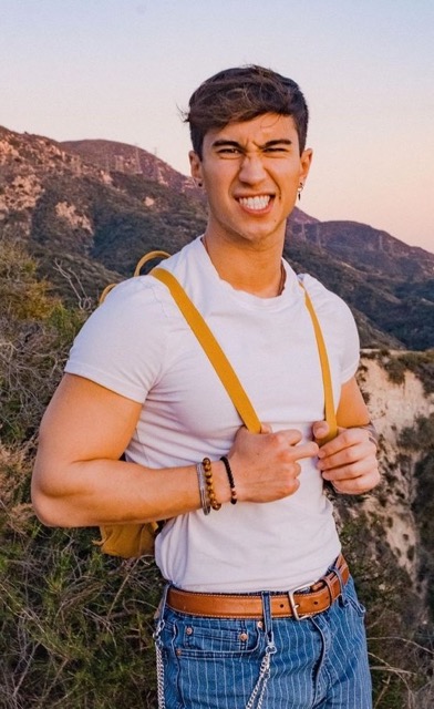 thumbnail for Evan Lamicella featured on OnlyGays - amateur gay porn from OnlyFans, MyVidster, GayForFans