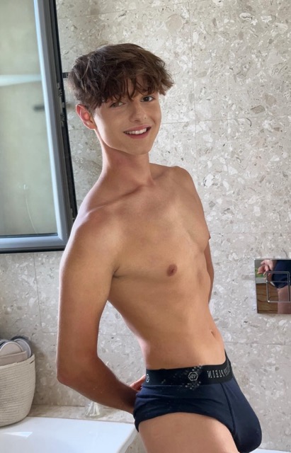 thumbnail for SvandyLove featured on OnlyGays - amateur gay porn from OnlyFans, MyVidster, GayForFans