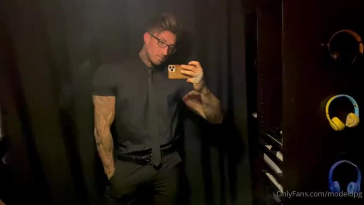 JustTheGays thumbnail for Slowly stripping and showing off my muscles Modeldpg - amateur gay porn from OnlyFans, MyVidster, GayForFans and more! - Muscle, video