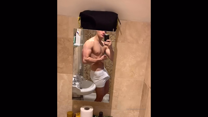 JustTheGays thumbnail for Showing off my young fit body and cock – Big Tobez (bigtobez) - amateur gay porn from OnlyFans JustForFans GayForFans - 