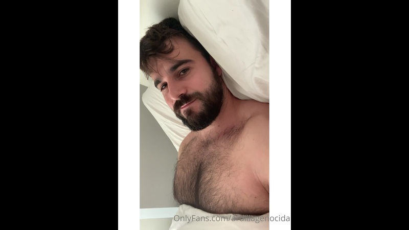 OnlyGays thumbnail for Waking up and showing off my naked body – Ardillagenocida - amateur gay porn from OnlyFans, MyVidster, GayForFans and more! - 