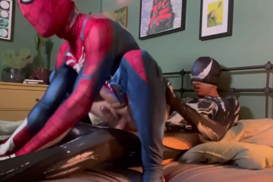 OnlyGays thumbnail for Spideyboy vs Venom – fucking – part 1 - amateur gay porn from OnlyFans, MyVidster, GayForFans and more! - 