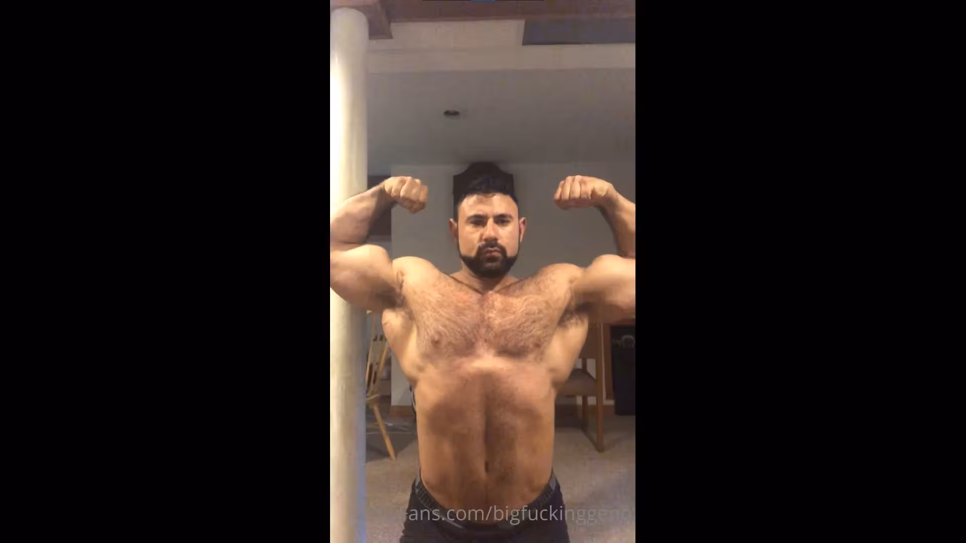 onlytwinks thumbnail for Flexing in my underwear BigFuckingGeno