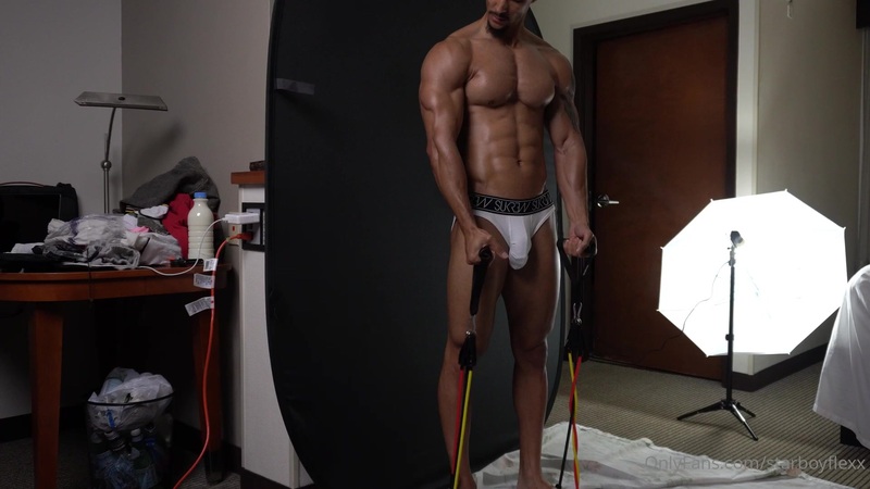 OnlyGays thumbnail for Quick workout in my underwear – Starboy.flexx (starboyflexx) - amateur gay porn from OnlyFans, MyVidster, GayForFans and more! -