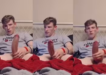 onlytwinks thumbnail for Big dicked college boy jerks off