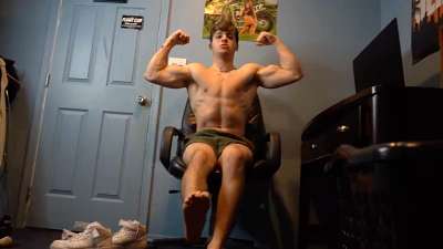 OnlyGays thumbnail for FlexMasterJoe – Foot worship 2 - amateur gay porn from OnlyFans, MyVidster, GayForFans and more! - Feet, Worship