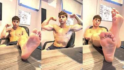 OnlyGays thumbnail for FlexMasterJoe – Foot worship 3 - amateur gay porn from OnlyFans, MyVidster, GayForFans and more! - Feet, Worship