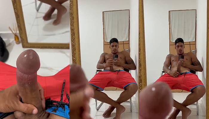 JustTheGays thumbnail for Bernardo Salles (Diferenciado) jerks off in the mirror - amateur gay porn from OnlyFans, MyVidster, GayForFans and more! - Jerk Off