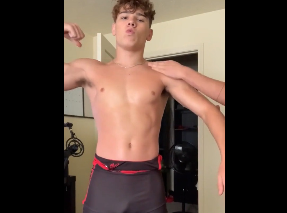 JustTheGays thumbnail for Ashton Wright (opashvip) jerks off after getting oiled up - amateur gay porn from OnlyFans, MyVidster, GayForFans and more! - Jerk Off, Solo, Young & Twink