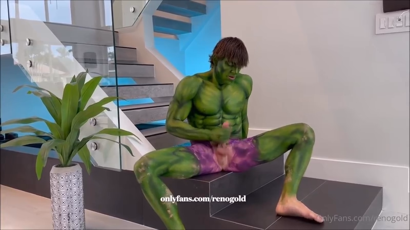 onlytwinks thumbnail for Reno Gold – jerking as the Hulk