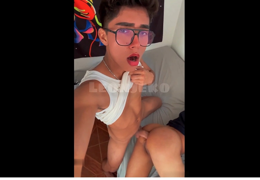 JustTheGays thumbnail for Jeriko Leon (leonjeko) breeds another neighbor - amateur gay porn from OnlyFans, MyVidster, GayForFans and more! - Latin, Bareback, Anal, Young & Twink