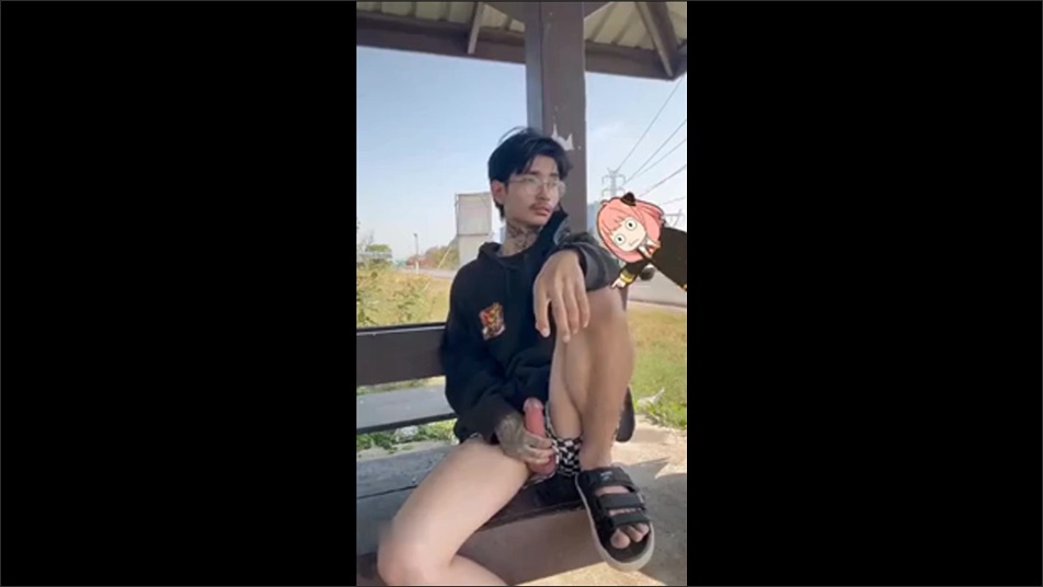 JustTheGays thumbnail for Asian twink  jerks near a busy roadway - amateur gay porn from OnlyFans, MyVidster, GayForFans and more! - Asian, Jerk Off, Outdoor, Solo, Young & Twink
