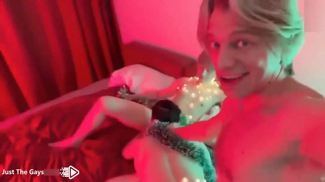 JustTheGays thumbnail for Leo Louis pounds his two twink subs over the holidays - amateur gay porn from OnlyFans, MyVidster, GayForFans and more! - Anal, Bareback, Big Cock, Group, Rimming, Young & Twink